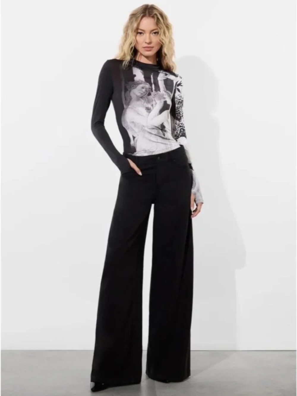 Alice + Olivia Delaina Renaissance Fresco Top size S - Picture 2 of 14